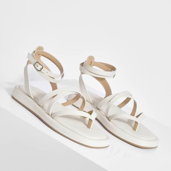 Brand New Strappy Sandals Size 5 - Picture 1 of 3